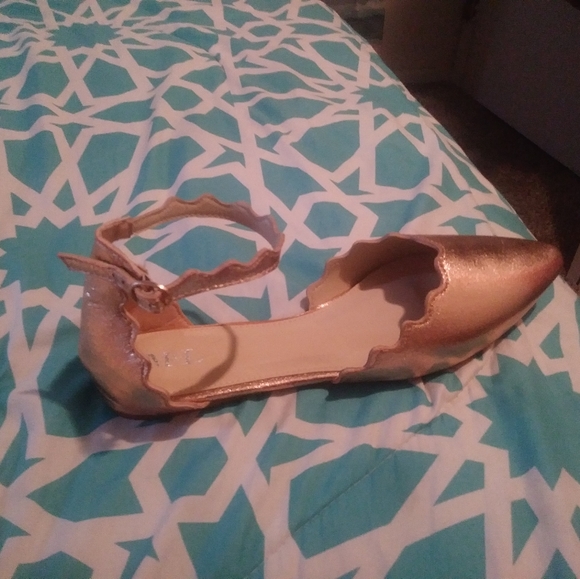 Rose Gold cute shoes - Picture 1 of 3